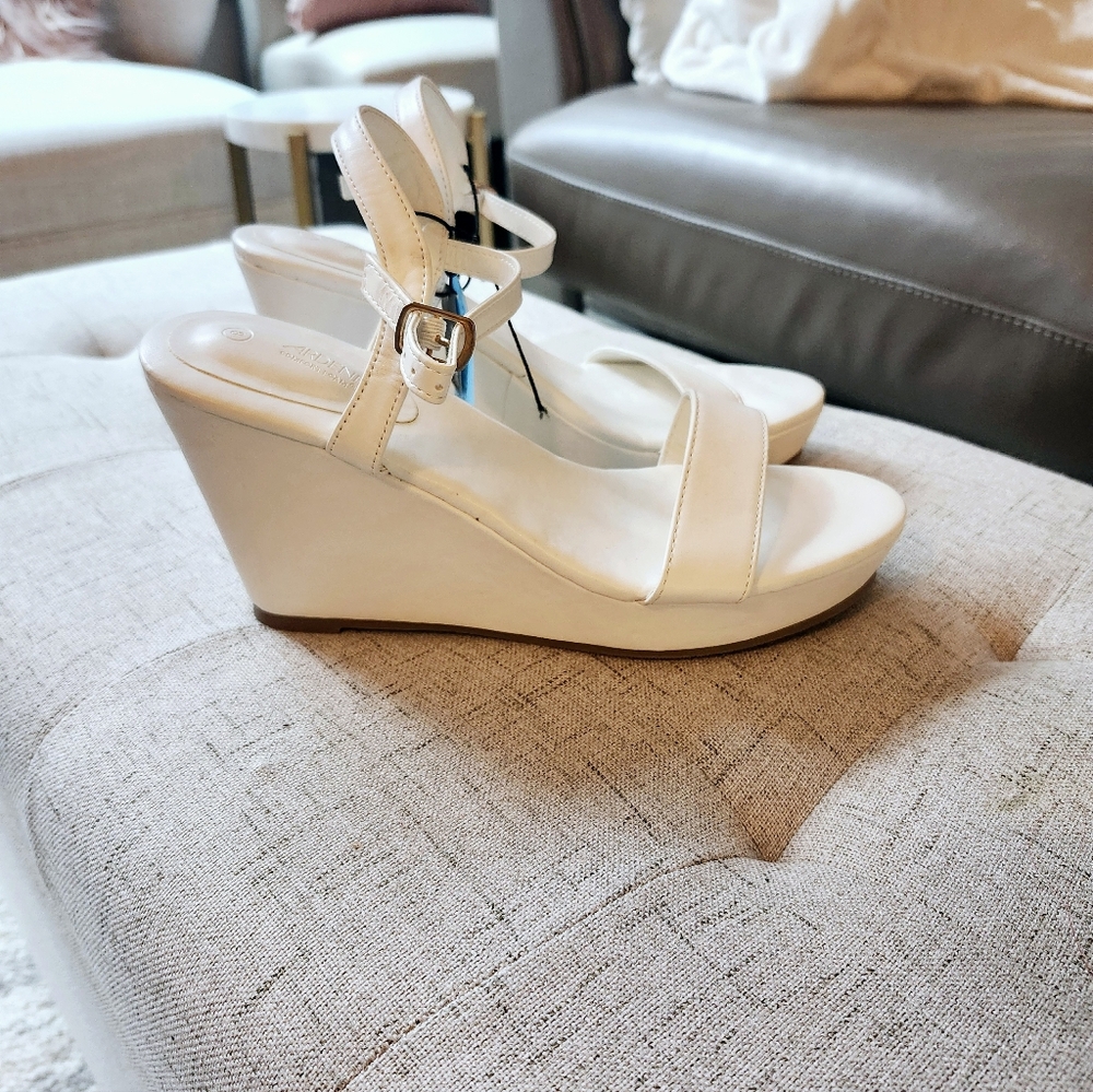 White wedge sandals size 8 ardene